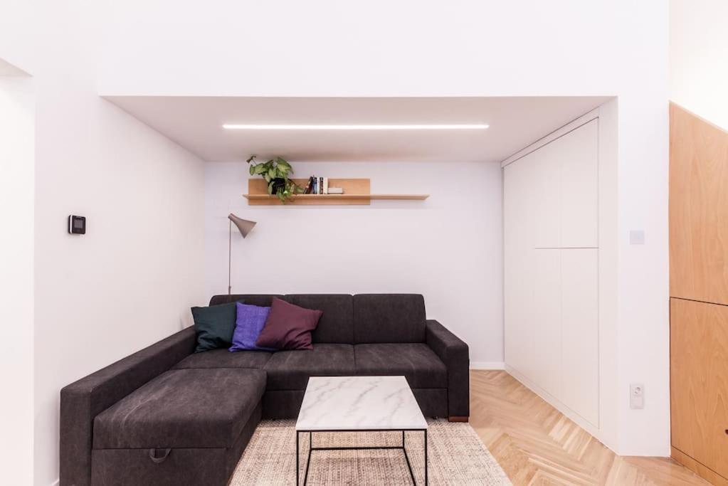 Eszter'S Lovely Downtown Apartment Boedapest Buitenkant foto