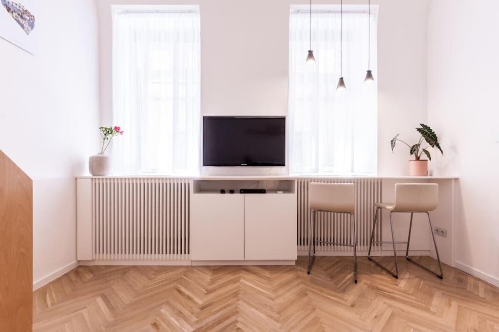 Eszter'S Lovely Downtown Apartment Boedapest Buitenkant foto